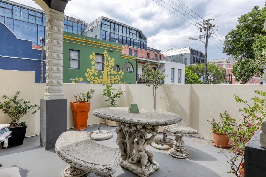 2 Bedroom Property for Sale in Gardens Western Cape